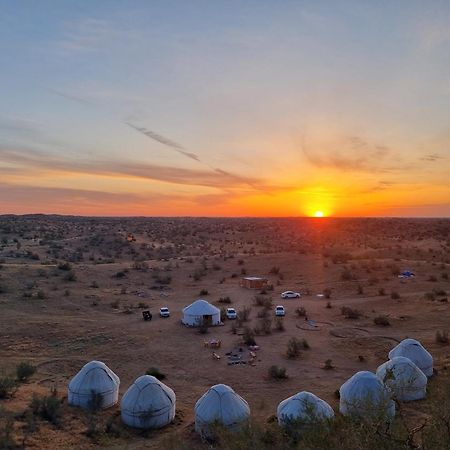 ホテル Authentic Uzbek Yurt Camp Eco-Friendly Nurota エクステリア 写真