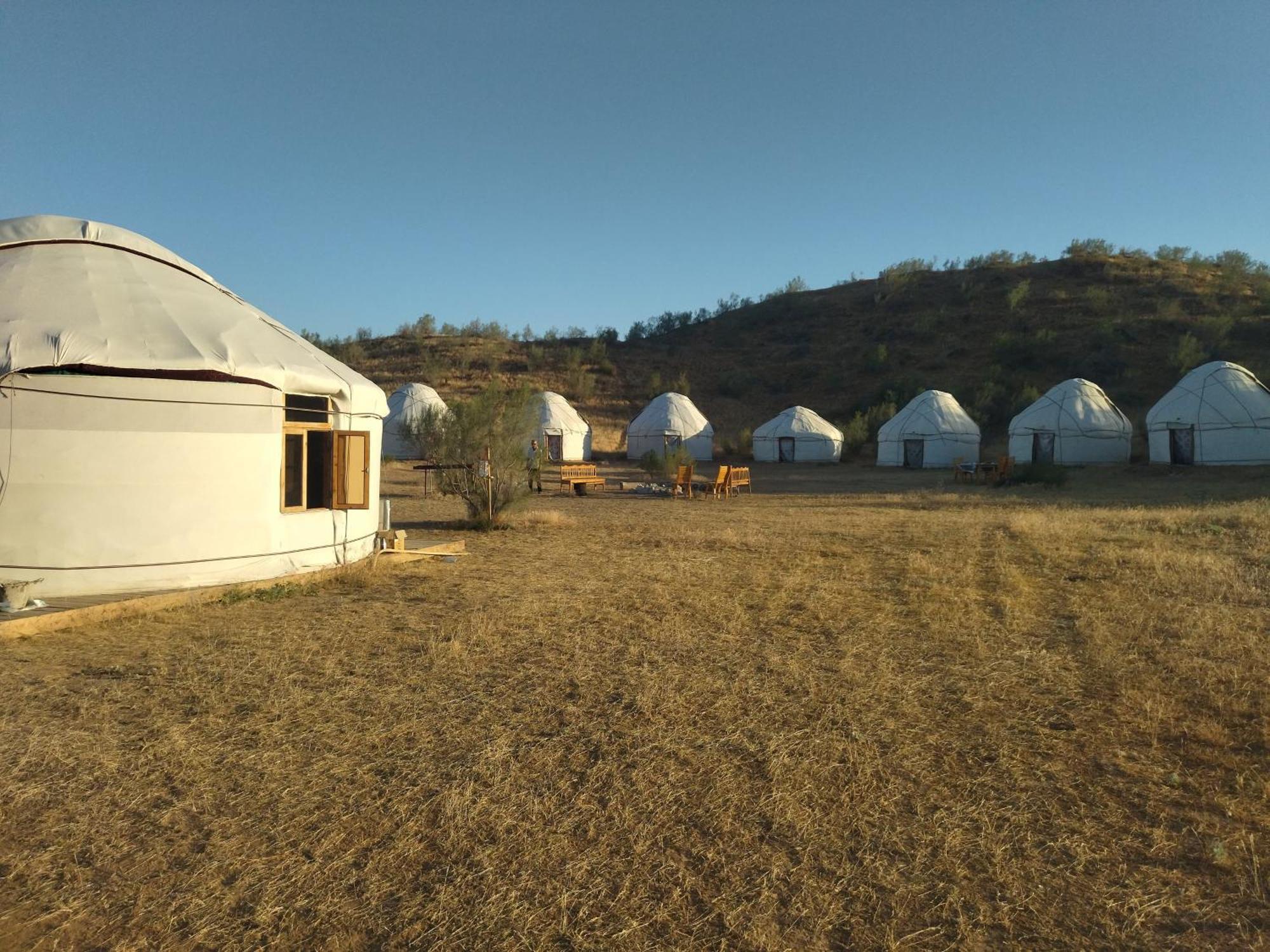 ホテル Authentic Uzbek Yurt Camp Eco-Friendly Nurota エクステリア 写真